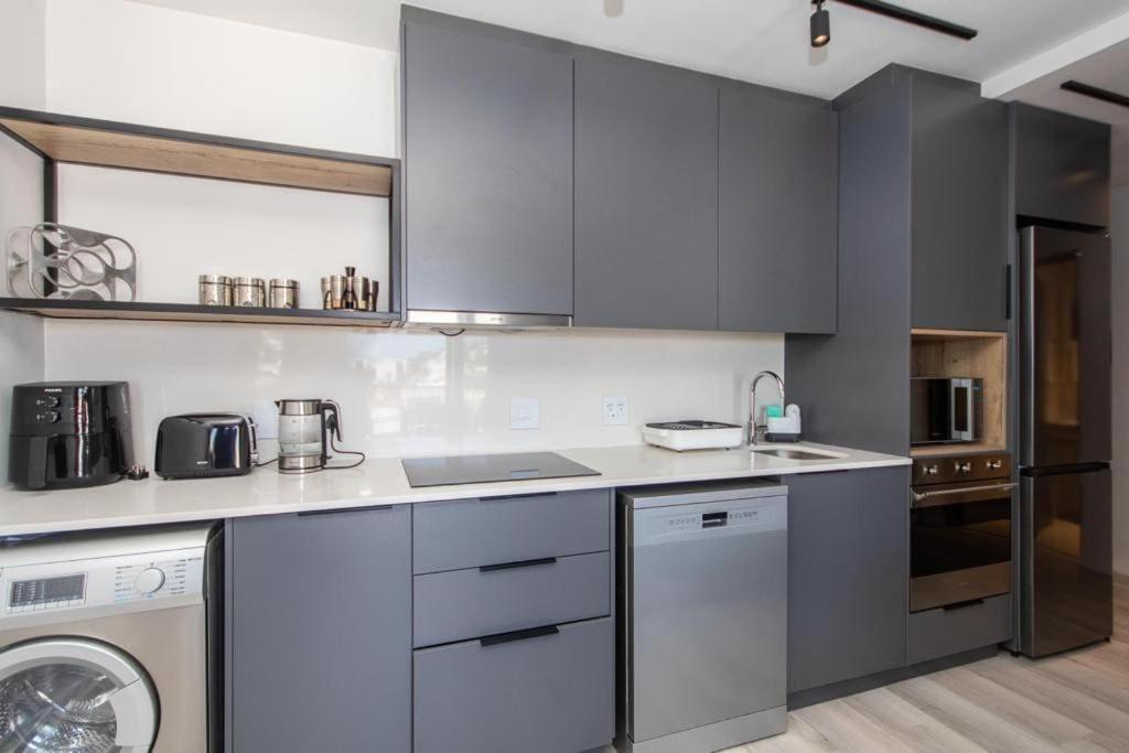 Cosy 1 Bed In Sea Point The Ivory *