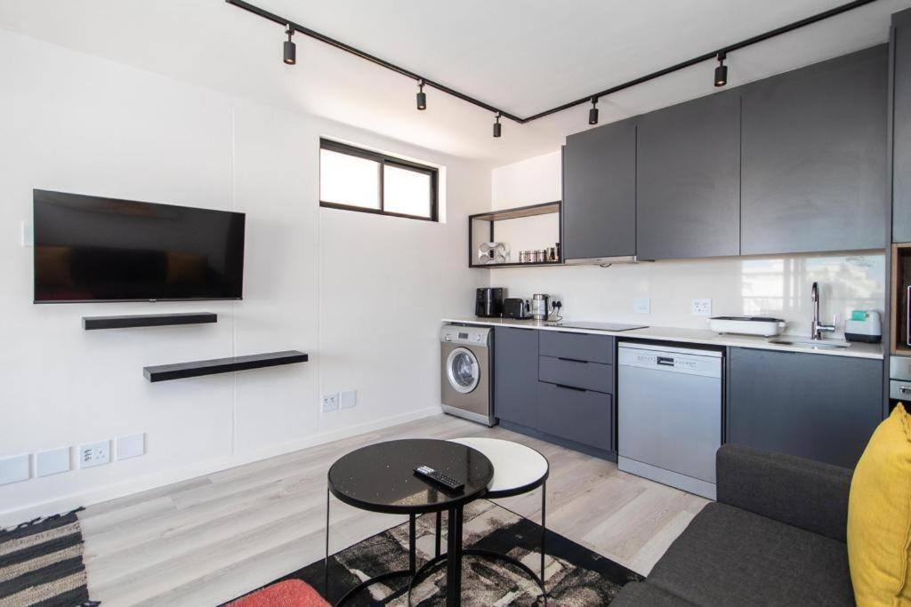 Cosy 1 Bed In Sea Point The Ivory Apartment Cape Town